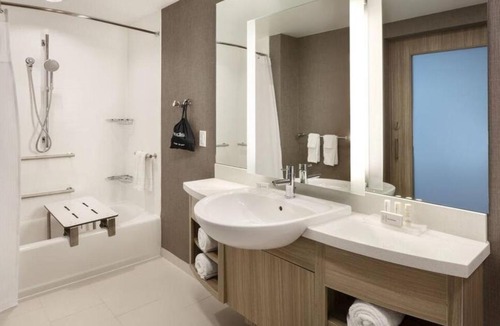 Hampton Hotel | SpringHill Suites by Marriott Hampton Portsmouth