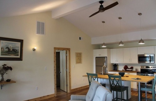 Midway Cottage | Springwood Cottage in the Heart of the Bluegrass