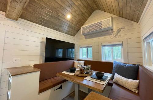New Richmond House | Stargazers' Retreat A Tiny Home on the Riverside