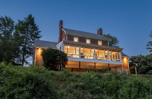 Dandridge House | Stay 3 and play 4 free!
