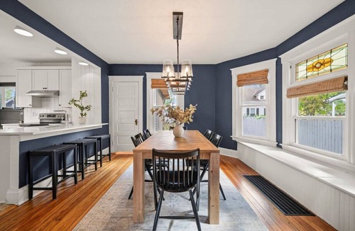 Oakley House | StayDrake | The Oakley House