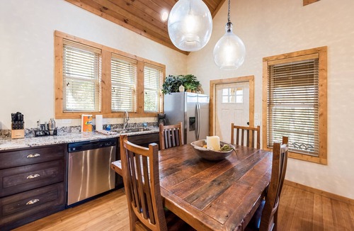Fleetwood Cottage | Stone's Throw Bungalow | Loved by Couples & Families | Water Access