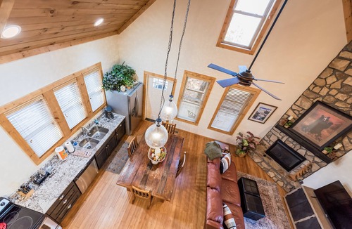 Fleetwood Cottage | Stone's Throw Bungalow | Loved by Couples & Families | Water Access