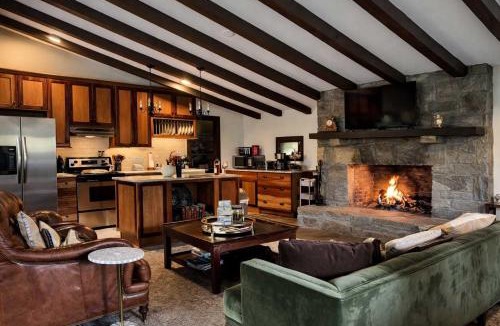 Tynecastle House | Storybook Three Cottage Mountain Compound