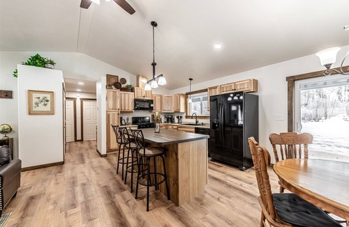 Superior House | Streamside Reflections-Quiet Home-Private Pond- Superior, MT