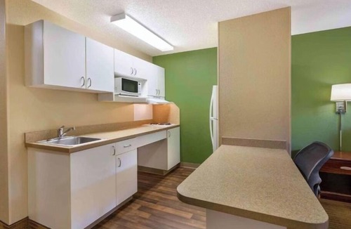 Germantown Hotel | Studio 6 Corporate Extended Stay Washington, D.C. Germantown MD
