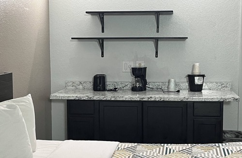 Encanto Hotel | Studio 6 Phoenix, AZ - Midtown