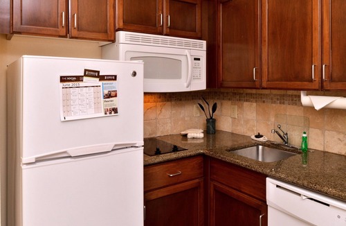 Aquia Harbour Apartment | Studio Suite Great for Business Travelers | Shared Indoor Pool + 24h Business Center