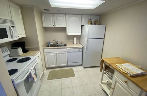 Ormond Shores Estates Condo | Stunning 2/2 Pool & Ocean View Condominium in Ormond by the Sea