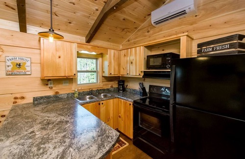 Mill Spring Cabin | Stunning Cabin Close to Tryon and the Foothills of Mill Spring near Lake Lure, North Carolina