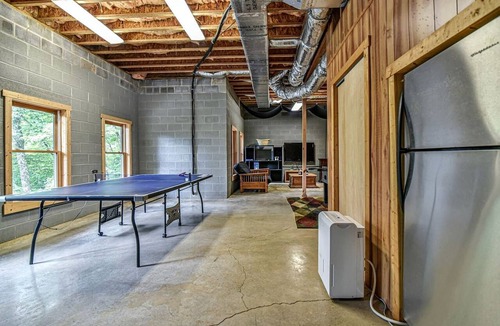 Old Fort Cabin | Stunning Mountain Cabin with Hot Tub and Game Room Near Asheville in Old Fort, NC