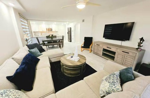Ormond-by-the-Sea Condo | Stylish beachfront condo 2 bed 2 bath panoramic balcony sleeps 6