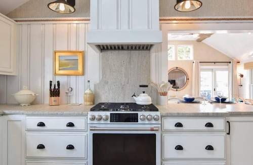 Northwest Harwich House | Stylish Getaway! Easy walk to Pleasant Rd Beach!