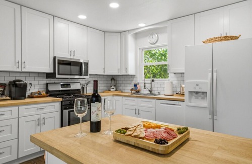 Cedar Bluff House | Stylish Knoxville Retreat w/Media Room & Patio