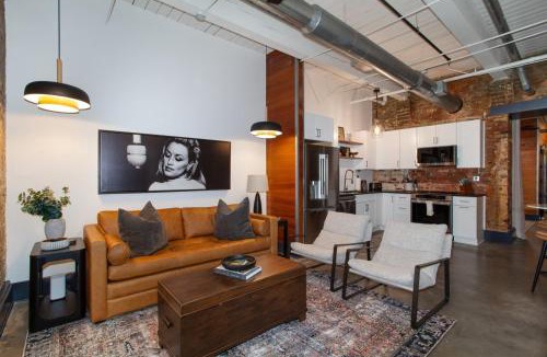 Old City Apartment | Stylish Loft on South Gay | Downtown Knoxville