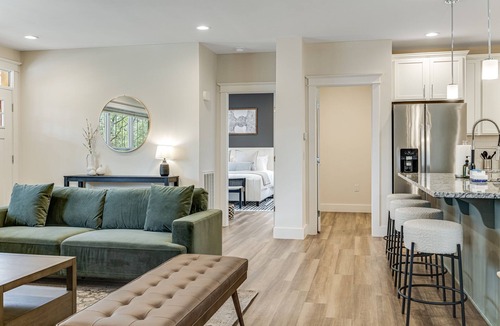 Fairview House | Stylish & Modern Home 15 mins to DT AVL-Games, Grill, 2 Porches, Stocked Kitchen