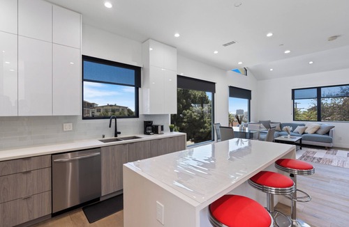 Downtown Los Angeles House | Stylish Modern Home, Private Rooftop & City Views!