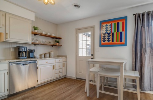 Elizabethton Condo | STYLISH TWIN CONDOS, sleeps 12, private fenced yards, firepits, easy parking
