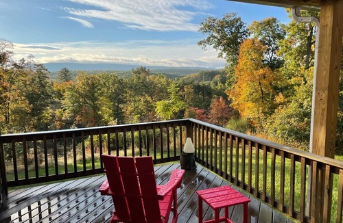 Shanks House | Stylish vacation home in the Appalachians