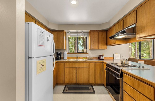 Ardenvoir House | Sugar Shack - Peaceful and Private Remodeled Cabin