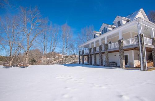 Lansing House | Sullivan Farm at Helton Creek - Fire Pit - Foosball - Fireplace