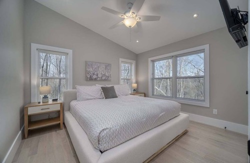 Transylvania County House | Summit Retreat Guesthouse 4x4 Required