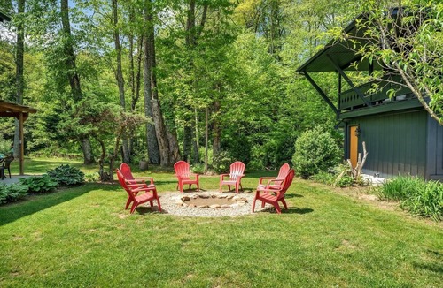 Newland Ski Chalet | Suncatcher Chalet - *10 min to Linville Falls* No Cleaning Fee