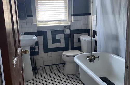 Adams Morgan Apartment | Sunny Furnished 1 Bedroom Apt in Adams Morgan