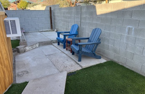 Black Mountain Apartment | Sunny Studio near Water Street - Unit A