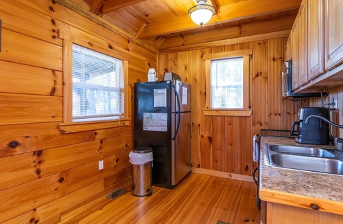 Campton Cabin | Sunrise Cabin- Hot Tub, WiFi, Firepit, Grill