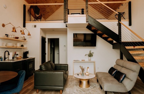 Sevierville Cottage | Sunrise + Hot Tub Nights Under the Stars