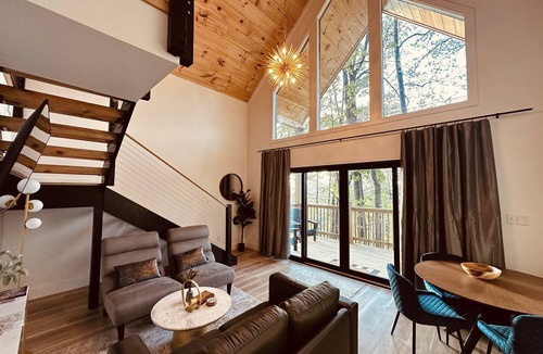 Sevierville Cottage | Sunrise + Hot Tub Nights Under the Stars