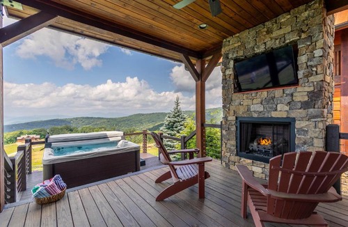 Elk Park House | Sunrise Lodge at Eagles Nest