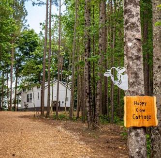 Mentone House | Sunrise, Mountain & Farm View - Heated Tub or Pool