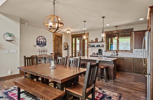 Elk Park House | Sunset Holiday at Eagles Nest - community amenities, pet friendly