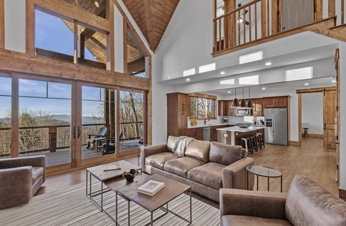 Elk Park Cabin | Sunset View Retreat at Eagles Nest - views, pets, near Winery