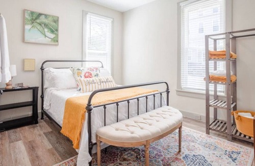 Cincinnati House | Sunshine Cottage 10min to Downtown & Nature Trails