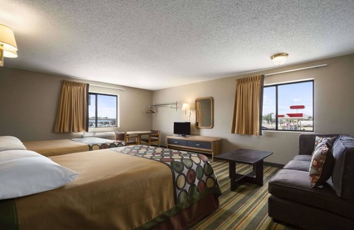 Blackwell Hotel | Super 8 by Wyndham Blackwell