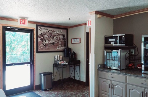 Spring Hill Hotel | Super 8 by Wyndham Dunbar/Charleston Area