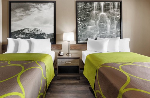 Kingmont Hotel | Super 8 by Wyndham Fairmont