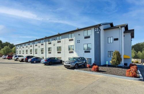 Johnson City Hotel | Super 8 by Wyndham Johnson City