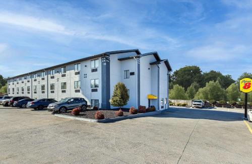 Johnson City Hotel | Super 8 by Wyndham Johnson City