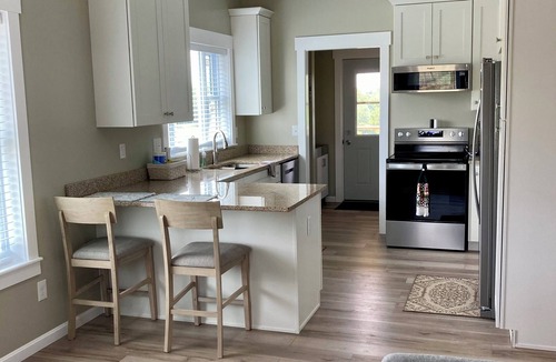 Dry Ridge House | Super cute and Cozy 2-bedroom house with AC and WiFi in dry ridge