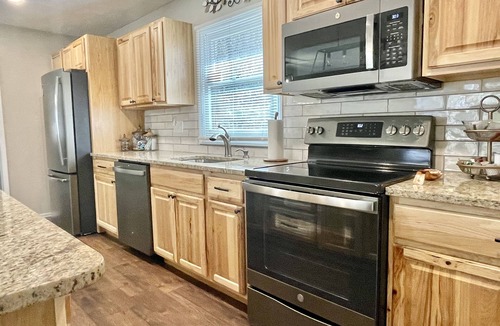 Crouch Crossroad House | Sweet Seclusion in North Johnson City. Sleeps 6. Close to Bristol/JCMC/ETSU/VA