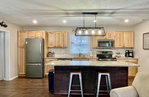 Crouch Crossroad House | Sweet Seclusion in North Johnson City. Sleeps 6. Close to Bristol/JCMC/ETSU/VA