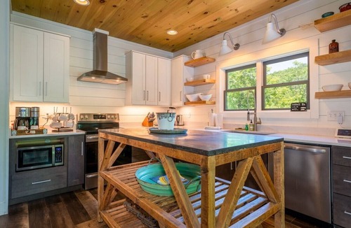 Pisgah Forest House | Sycamore Cottage in Sutton Knob
