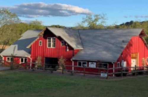 Blountville RV Rental | Tentrr Signature Site - The Dog House