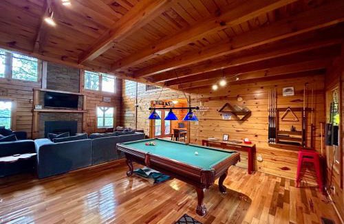Rogers House | Terrapin Station - Valley View Hot Tub Game Room