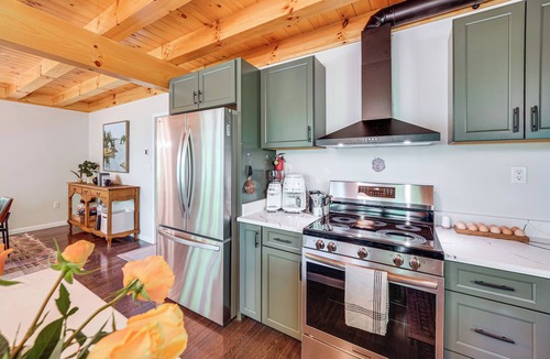 Gandeeville House | 'The Appalachian Hideaway' w/Hiking Trails & Deck