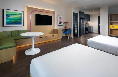Asheville Hotel | The Artful Way Hotel